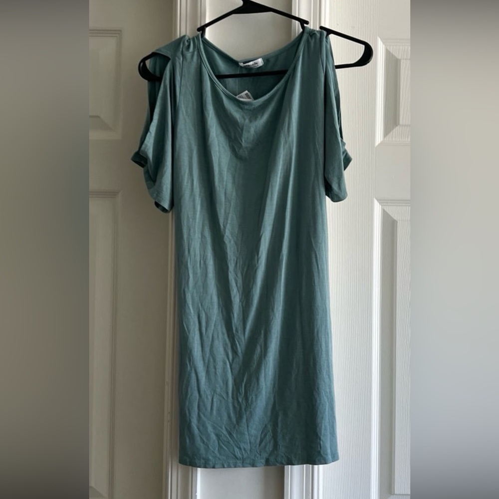 Cold shoulder top